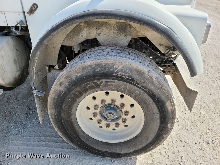 image for item DG7700 2004 Kenworth W900B ready mix truck