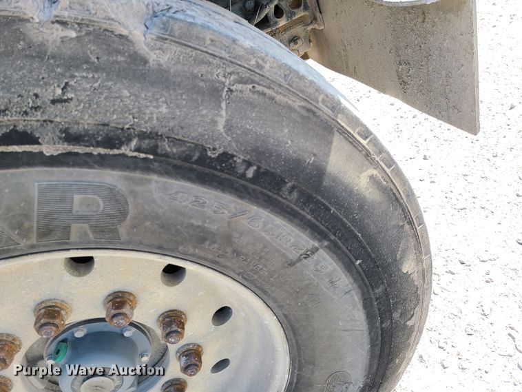 image for item DG7700 2004 Kenworth W900B ready mix truck