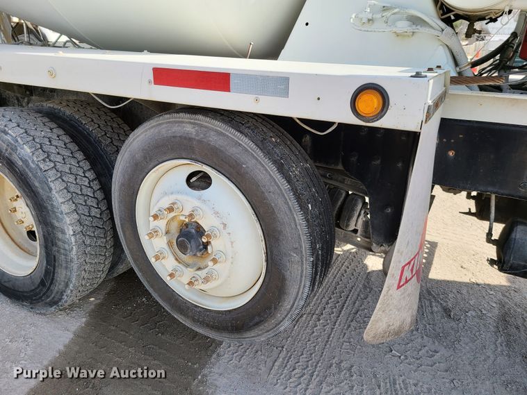 image for item DG7700 2004 Kenworth W900B ready mix truck