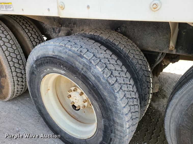 image for item DG7700 2004 Kenworth W900B ready mix truck