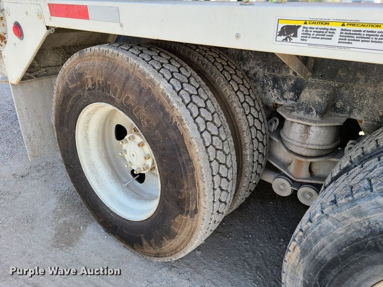 image for item DG7700 2004 Kenworth W900B ready mix truck