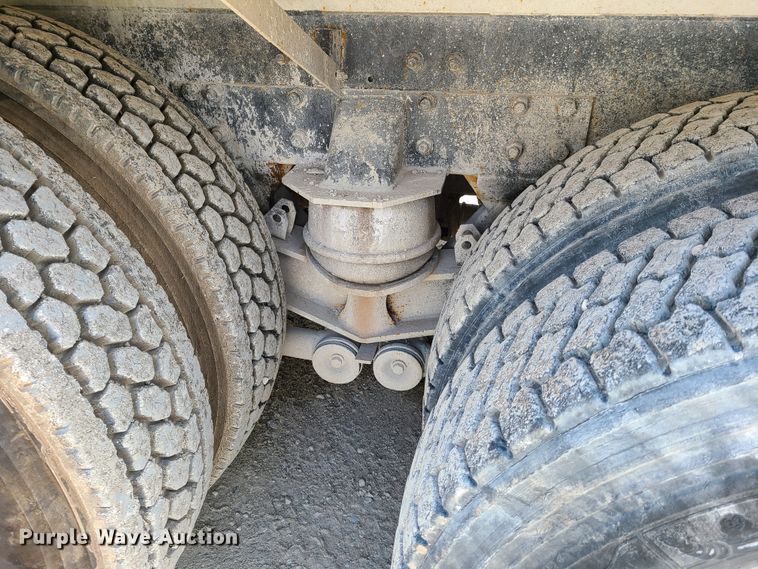 image for item DG7700 2004 Kenworth W900B ready mix truck