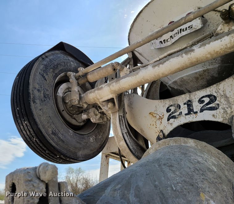 image for item DG7700 2004 Kenworth W900B ready mix truck