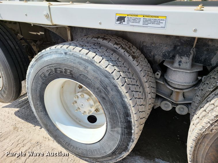 image for item DG7700 2004 Kenworth W900B ready mix truck