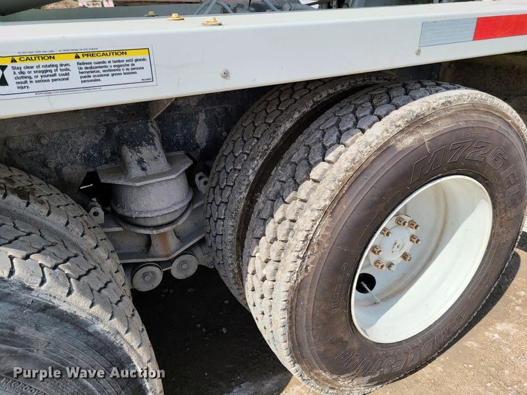 image for item DG7700 2004 Kenworth W900B ready mix truck