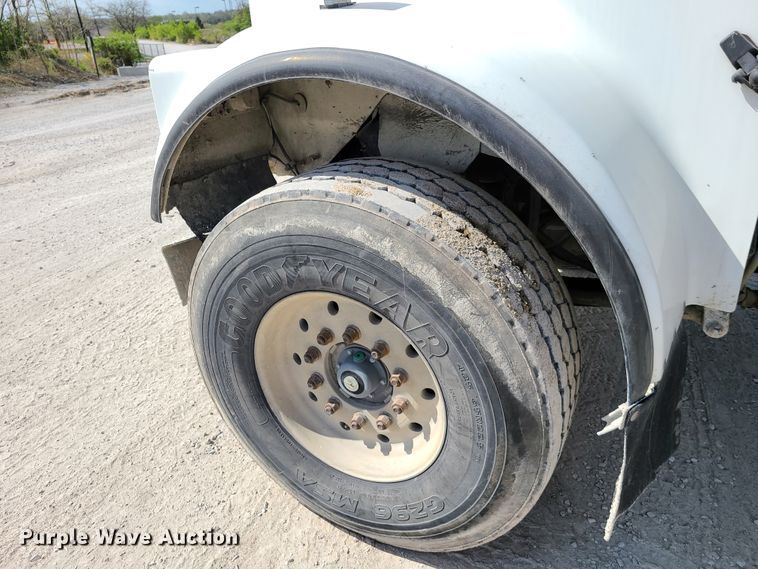 image for item DG7700 2004 Kenworth W900B ready mix truck