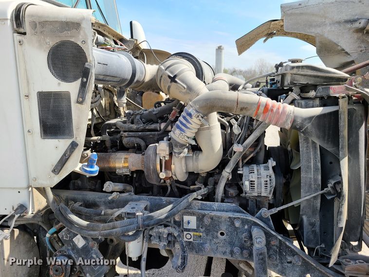 image for item DG7700 2004 Kenworth W900B ready mix truck