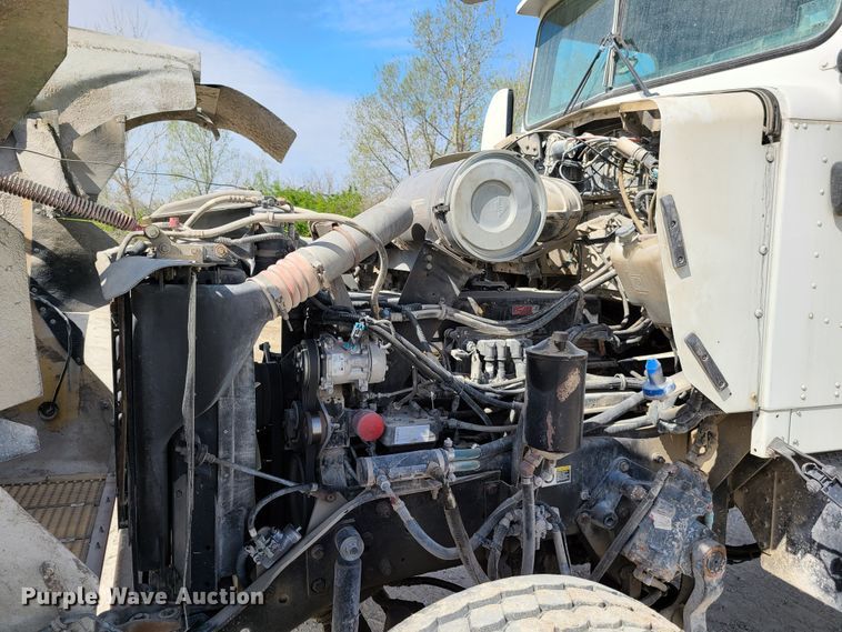 image for item DG7700 2004 Kenworth W900B ready mix truck