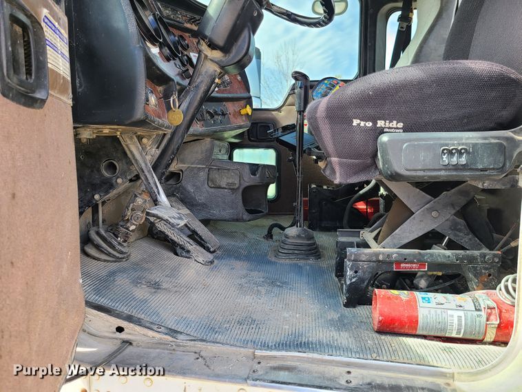 image for item DG7701 2003 Kenworth W900B ready mix truck