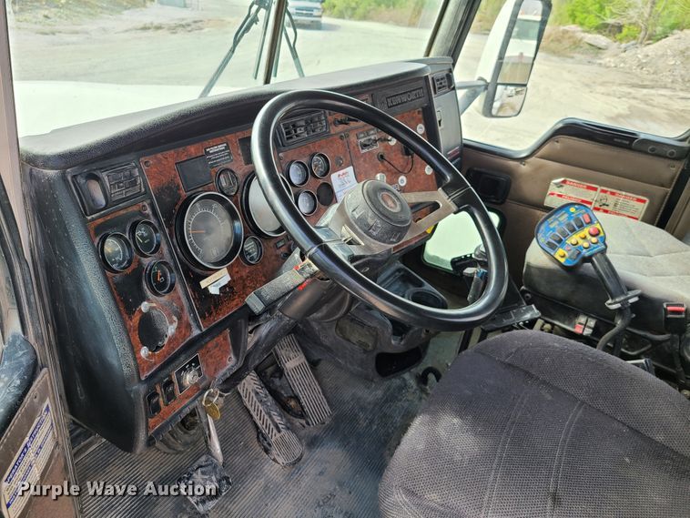 image for item DG7701 2003 Kenworth W900B ready mix truck