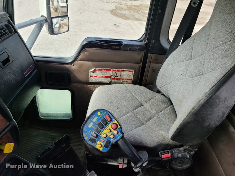 image for item DG7701 2003 Kenworth W900B ready mix truck