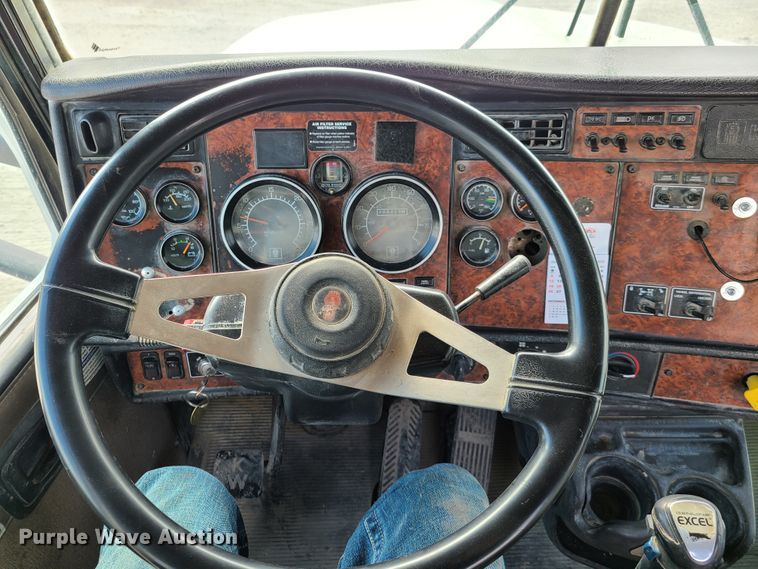 image for item DG7701 2003 Kenworth W900B ready mix truck