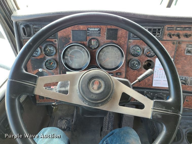 image for item DG7701 2003 Kenworth W900B ready mix truck