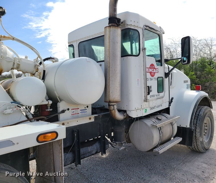 image for item DG7701 2003 Kenworth W900B ready mix truck