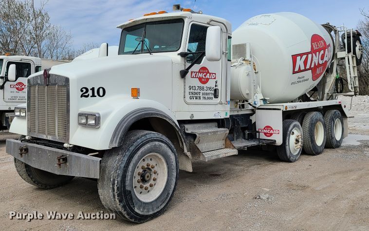 image for item DG7702 2004 Kenworth W900B ready mix truck