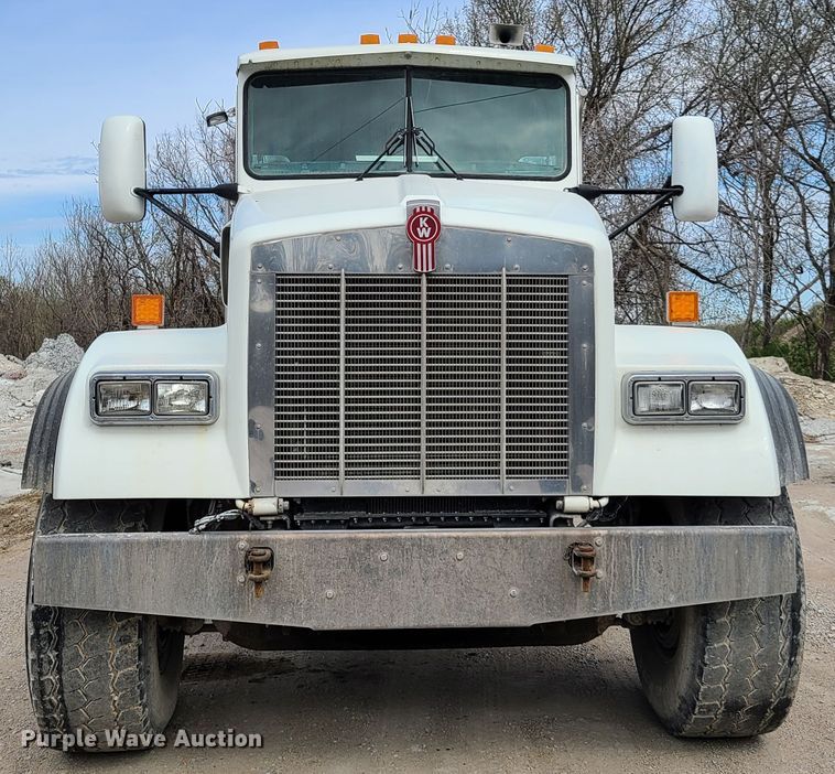 image for item DG7702 2004 Kenworth W900B ready mix truck