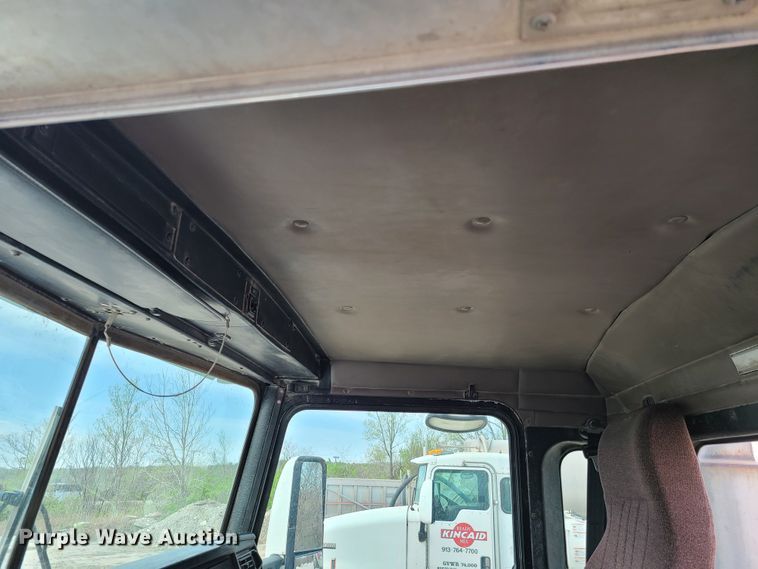 image for item DG7702 2004 Kenworth W900B ready mix truck