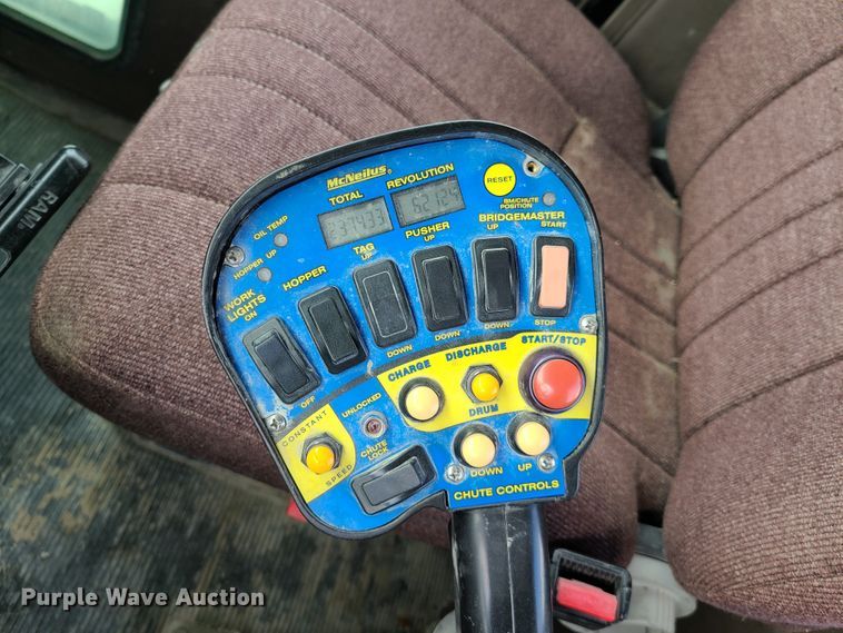 image for item DG7702 2004 Kenworth W900B ready mix truck