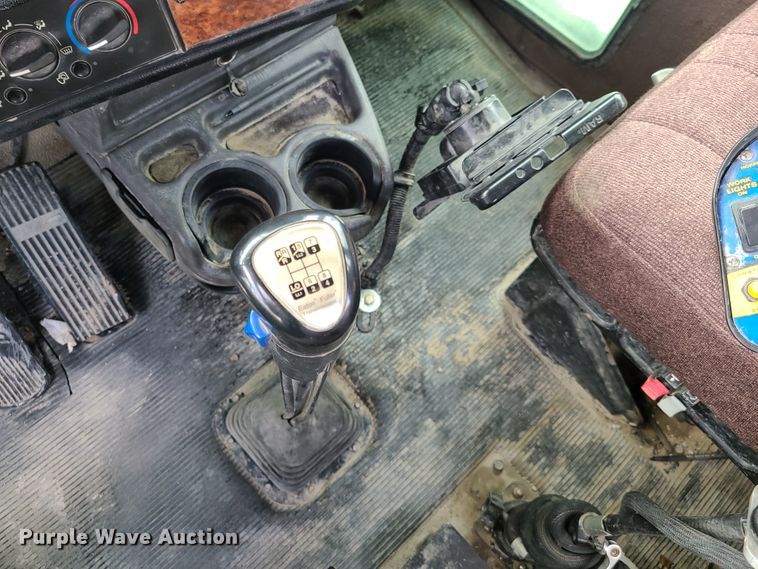 image for item DG7702 2004 Kenworth W900B ready mix truck