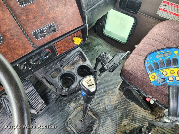 image for item DG7702 2004 Kenworth W900B ready mix truck