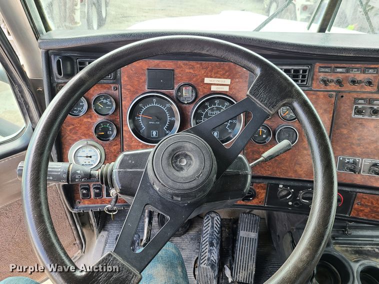 image for item DG7702 2004 Kenworth W900B ready mix truck