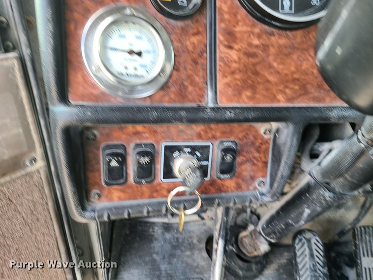 image for item DG7702 2004 Kenworth W900B ready mix truck