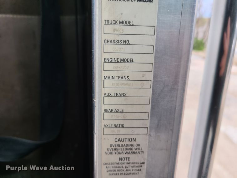 image for item DG7702 2004 Kenworth W900B ready mix truck