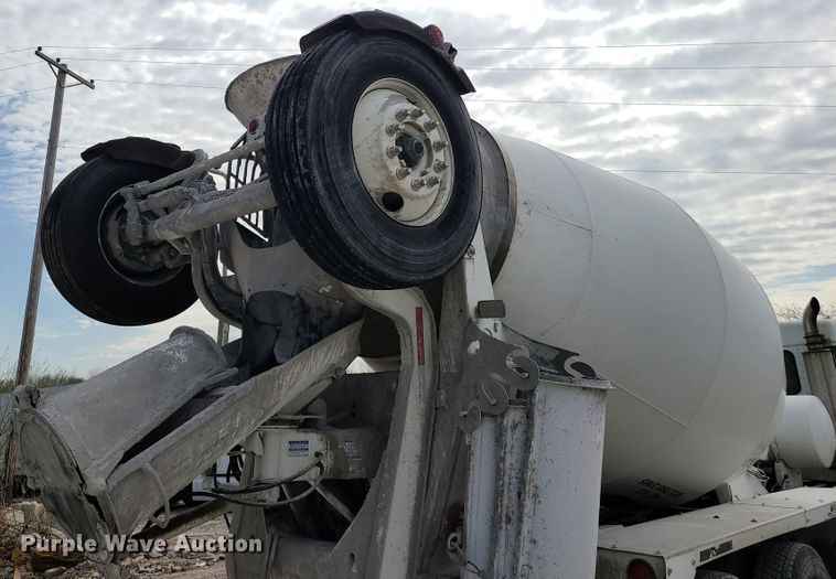 image for item DG7702 2004 Kenworth W900B ready mix truck