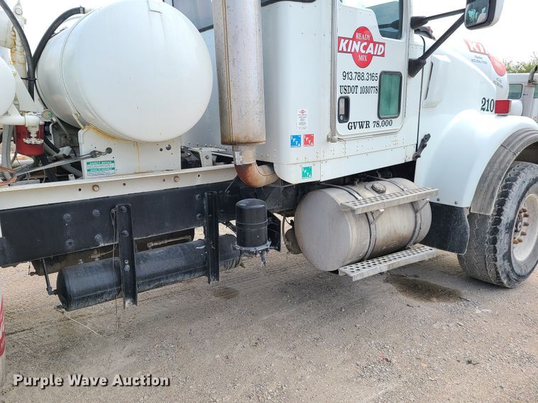 image for item DG7702 2004 Kenworth W900B ready mix truck