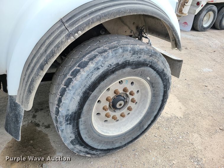 image for item DG7702 2004 Kenworth W900B ready mix truck