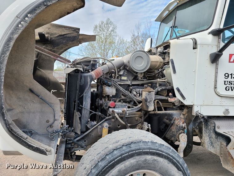 image for item DG7702 2004 Kenworth W900B ready mix truck