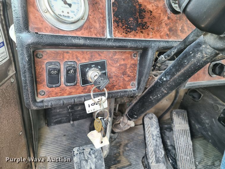 image for item DG7703 2003 Kenworth W900B ready mix truck