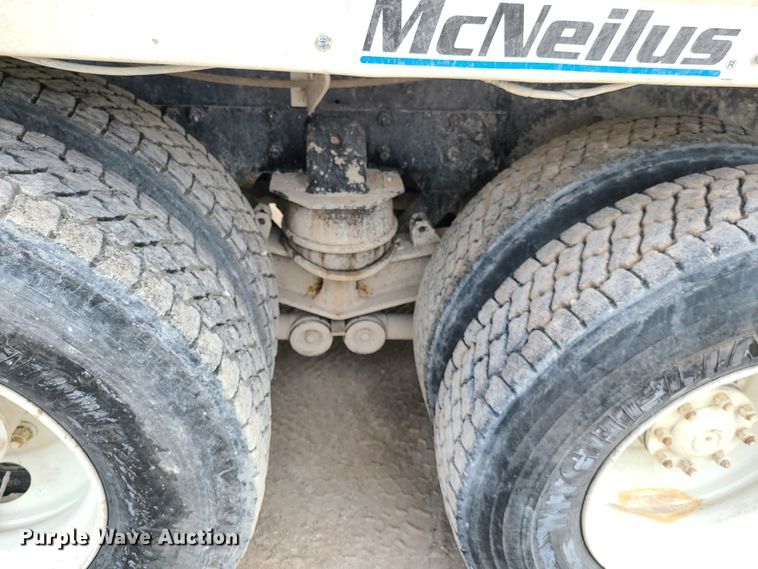 image for item DG7703 2003 Kenworth W900B ready mix truck