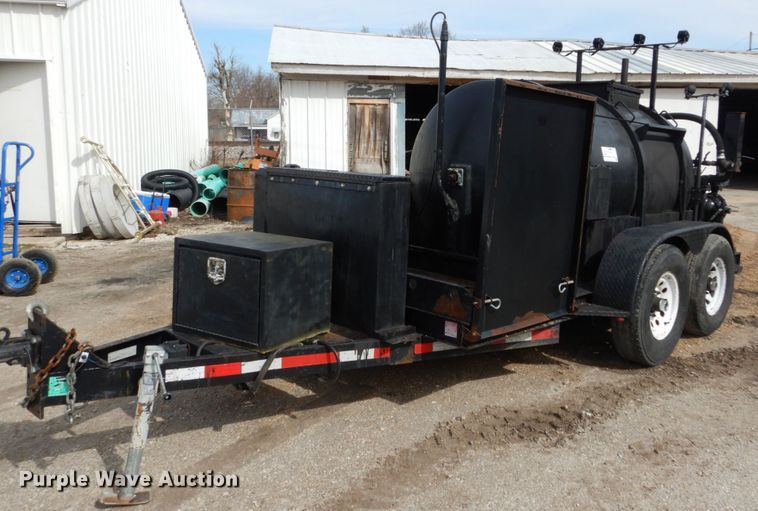 image for item DH5094 2013 Equipt-mfg seal coat trailer