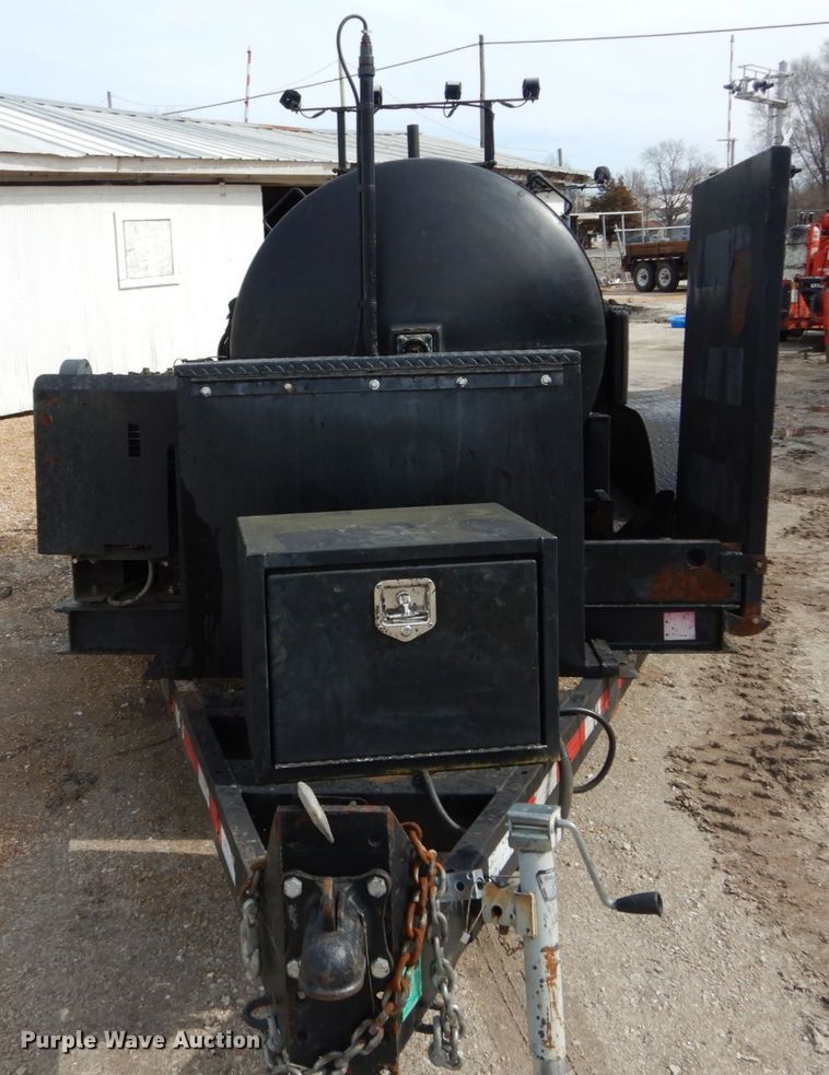 image for item DH5094 2013 Equipt-mfg seal coat trailer