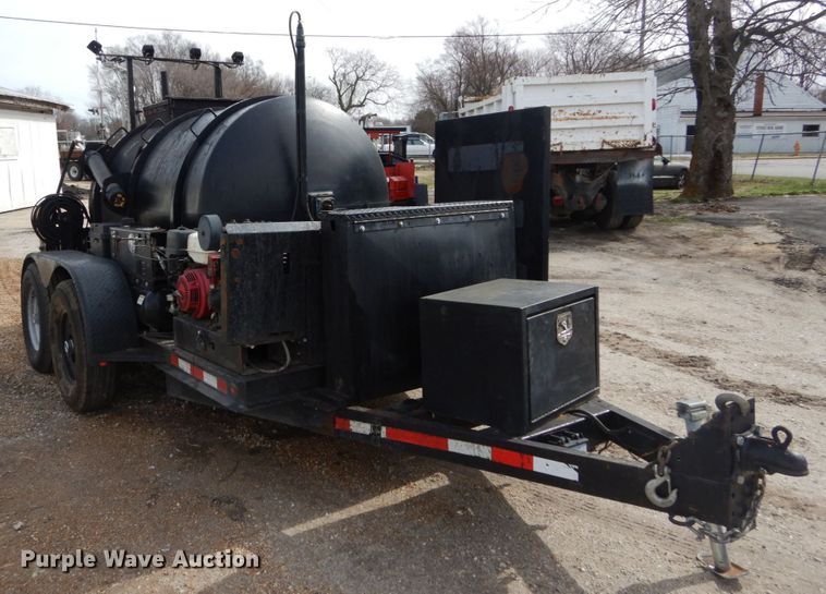 image for item DH5094 2013 Equipt-mfg seal coat trailer