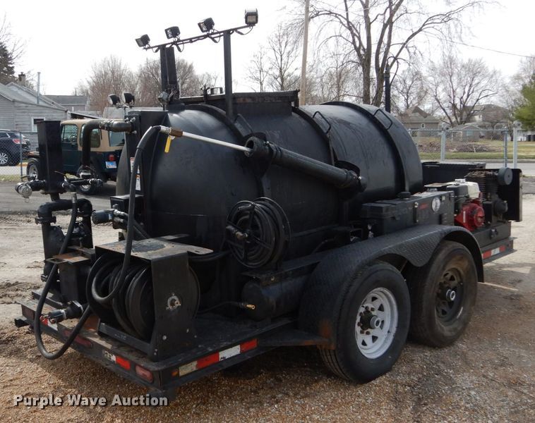 image for item DH5094 2013 Equipt-mfg seal coat trailer
