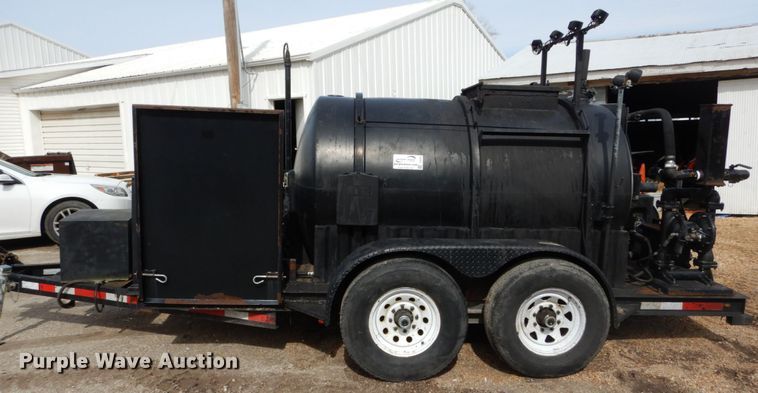 image for item DH5094 2013 Equipt-mfg seal coat trailer
