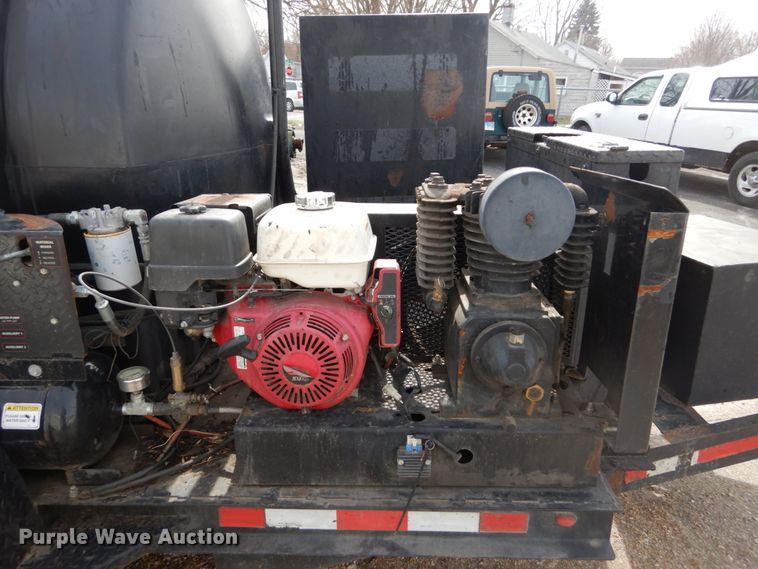 image for item DH5094 2013 Equipt-mfg seal coat trailer