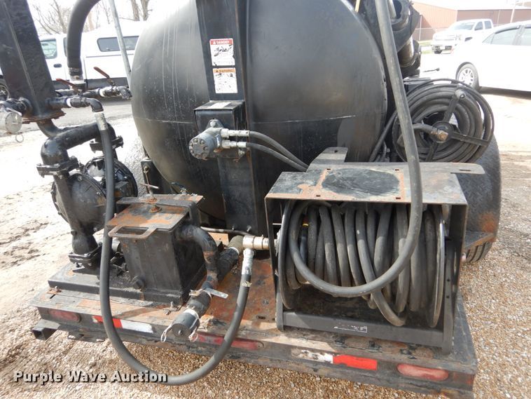 image for item DH5094 2013 Equipt-mfg seal coat trailer