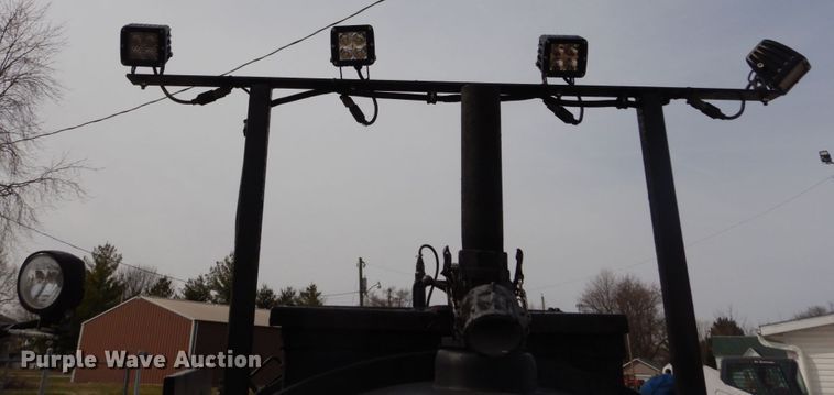 image for item DH5094 2013 Equipt-mfg seal coat trailer