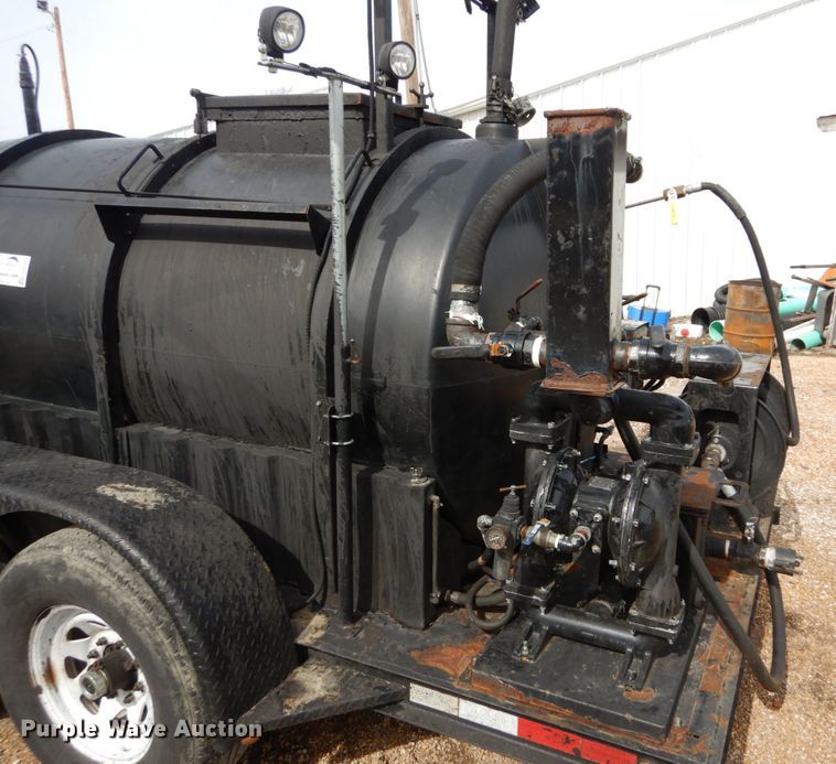 image for item DH5094 2013 Equipt-mfg seal coat trailer