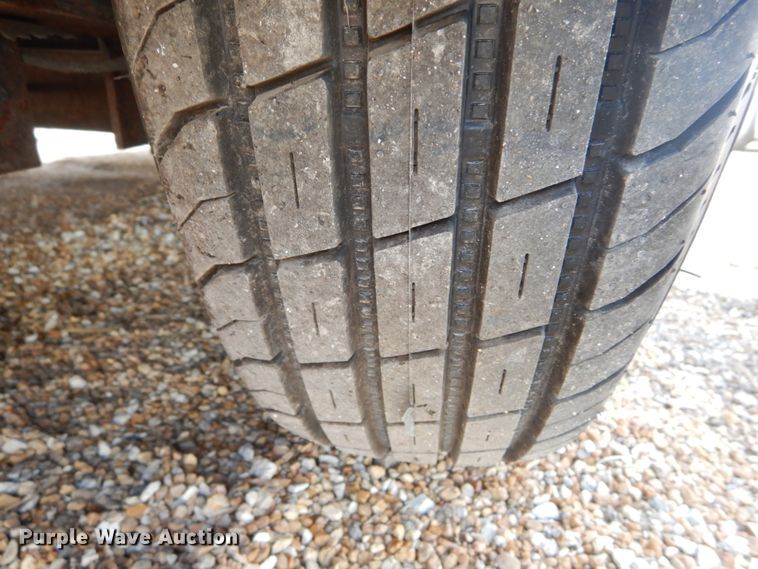 image for item DH5094 2013 Equipt-mfg seal coat trailer