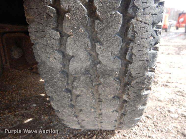 image for item DH5094 2013 Equipt-mfg seal coat trailer