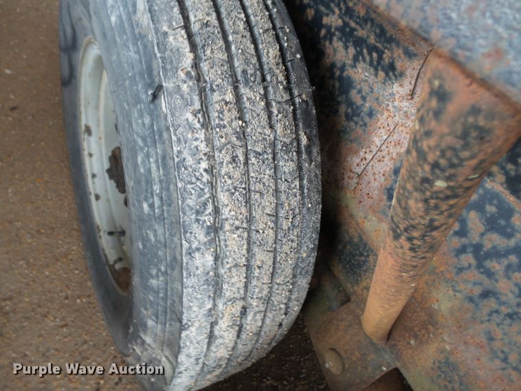 image for item DH7909 1998 R&W utility trailer