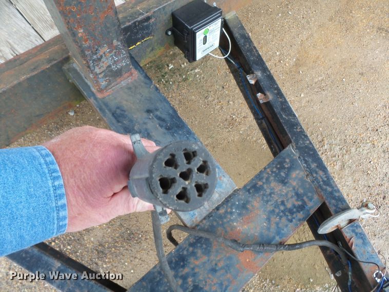 image for item DH7911 2001 R&W utility trailer