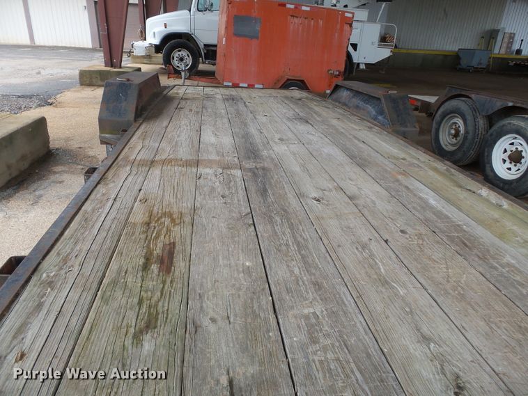 image for item DH7911 2001 R&W utility trailer