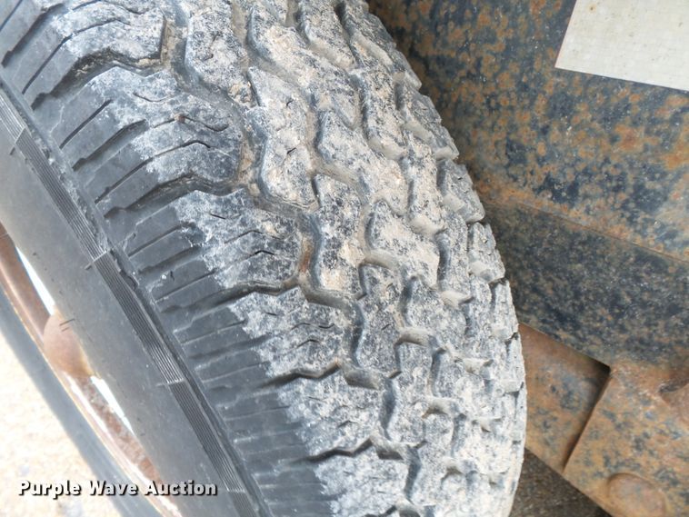 image for item DH7911 2001 R&W utility trailer