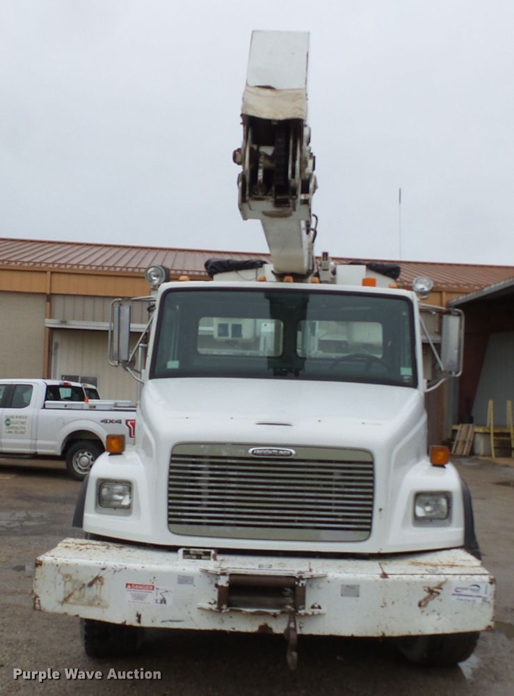 image for item DH7913 2001 Freightliner FL80 bucket truck
