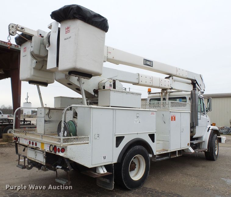 image for item DH7913 2001 Freightliner FL80 bucket truck